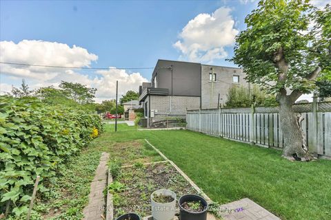 Photo 37 at 135 Jay Street, Maple Leaf, Toronto