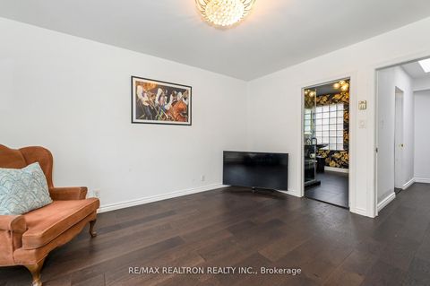 Photo 15 at 24 Marion Street, Roncesvalles, Toronto