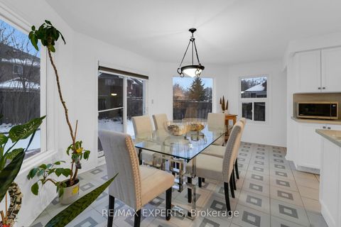 Photo 10 at 62 Luba Avenue, Devonsleigh, Richmond Hill