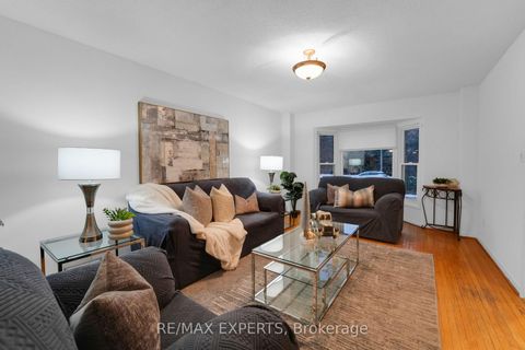 Photo 12 at 62 Luba Avenue, Devonsleigh, Richmond Hill