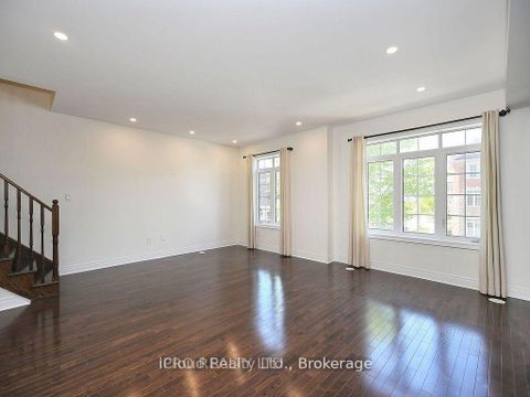 Photo 16 at 3069 Preserve Drive, GO Glenorchy, Oakville