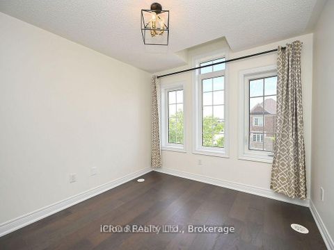 Photo 33 at 3069 Preserve Drive, GO Glenorchy, Oakville