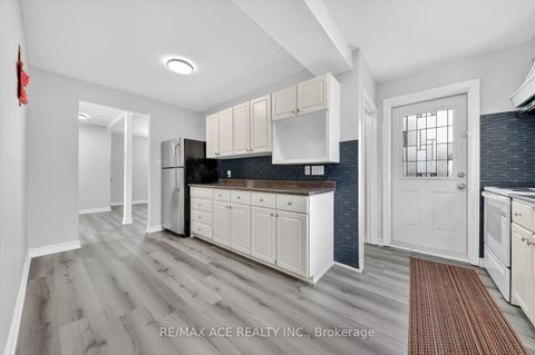 Photo 11 at 5 Forge Drive, Black Creek, Toronto