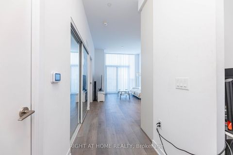 Photo 7 at 212 - 60 Honeycrisp Crescent, Vaughan Corporate Centre, Vaughan
