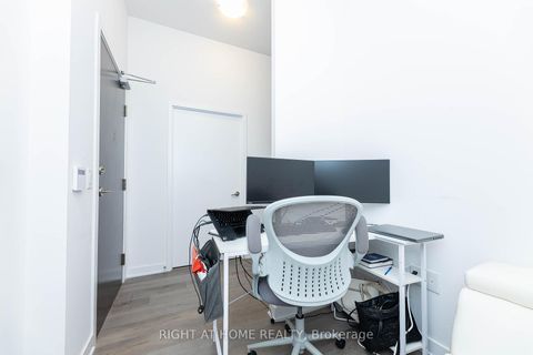 Photo 9 at 212 - 60 Honeycrisp Crescent, Vaughan Corporate Centre, Vaughan