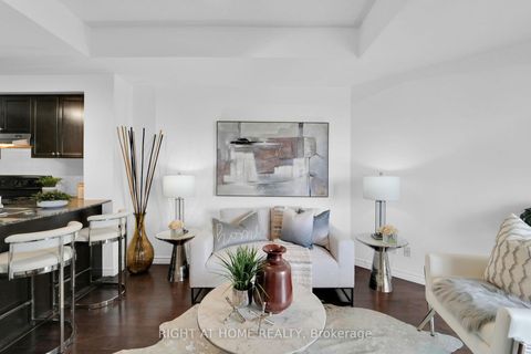 Photo 9 at 710 - 2 Maison Parc Court, Lakeview Estates, Vaughan