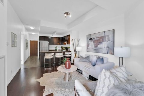 Photo 10 at 710 - 2 Maison Parc Court, Lakeview Estates, Vaughan