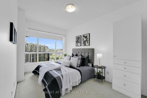 Photo 11 at 710 - 2 Maison Parc Court, Lakeview Estates, Vaughan