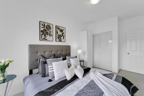 Photo 13 at 710 - 2 Maison Parc Court, Lakeview Estates, Vaughan