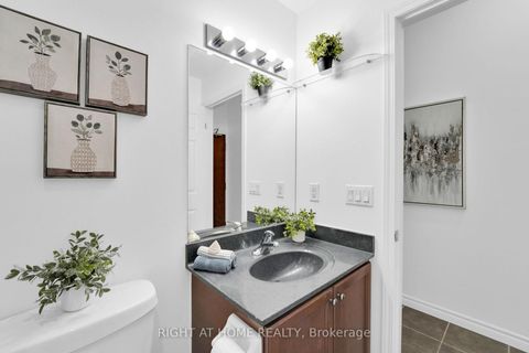 Photo 15 at 710 - 2 Maison Parc Court, Lakeview Estates, Vaughan