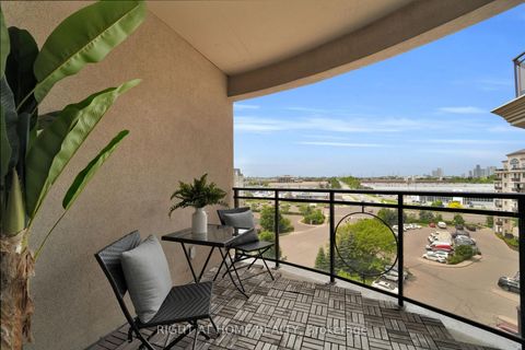 Photo 17 at 710 - 2 Maison Parc Court, Lakeview Estates, Vaughan