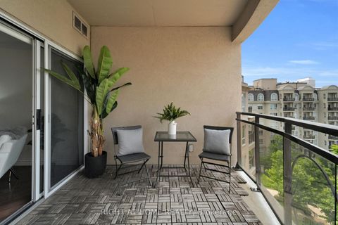 Photo 18 at 710 - 2 Maison Parc Court, Lakeview Estates, Vaughan