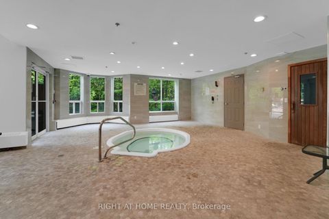 Photo 20 at 710 - 2 Maison Parc Court, Lakeview Estates, Vaughan