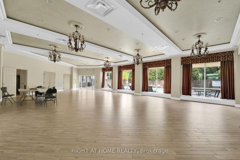 Photo 22 at 710 - 2 Maison Parc Court, Lakeview Estates, Vaughan