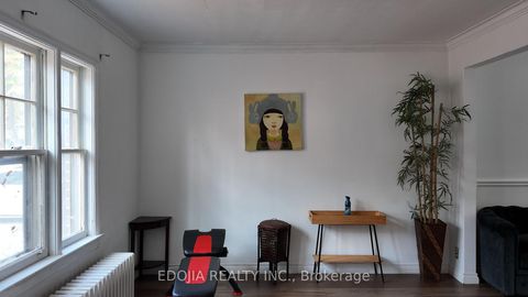 Photo 2 at 251 Spring Garden Avenue, Willowdale East, Toronto