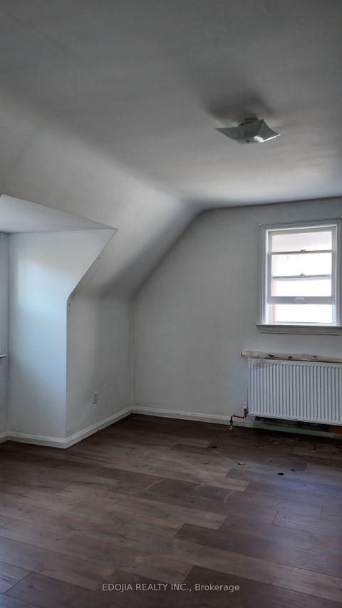 Photo 6 at 251 Spring Garden Avenue, Willowdale East, Toronto