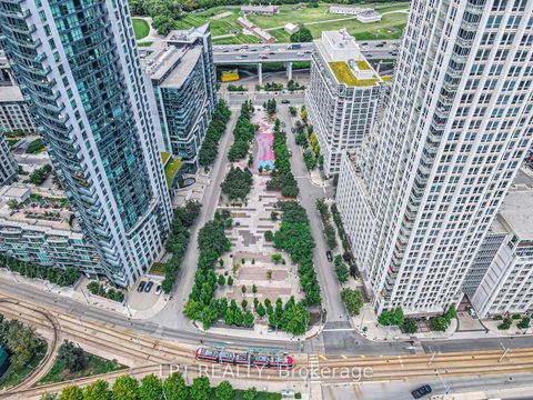 Photo 4 at 217 - 215 Fort York Boulevard, Niagara, Toronto