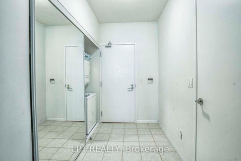 Photo 7 at 217 - 215 Fort York Boulevard, Niagara, Toronto