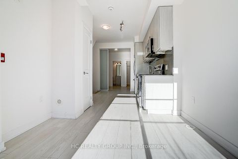 Photo 4 at 31 - 57 Finch Avenue W, Willowdale West, Toronto