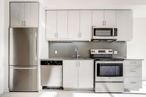 Photo 9 at 31 - 57 Finch Avenue W, Willowdale West, Toronto