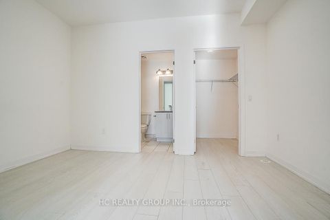 Photo 13 at 31 - 57 Finch Avenue W, Willowdale West, Toronto