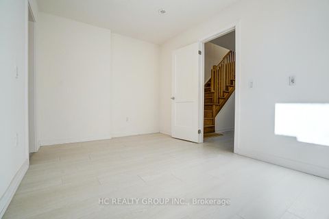 Photo 21 at 31 - 57 Finch Avenue W, Willowdale West, Toronto