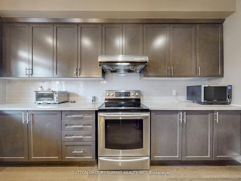 Photo 10 at 3050 EBERLY WOODS Drive, GO Glenorchy, Oakville