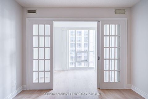 Photo 15 at 3706 - 763 Bay Street, Bay Street Corridor, Toronto