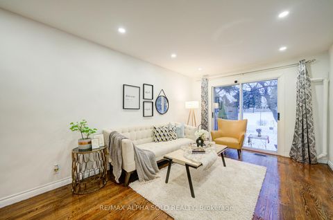 Photo 10 at 36 - 2800 Midland Avenue, Malvern West, Toronto