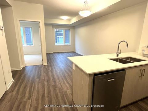 Photo 6 at 78 - 39 Honeycrisp Crescent, Concord, Vaughan