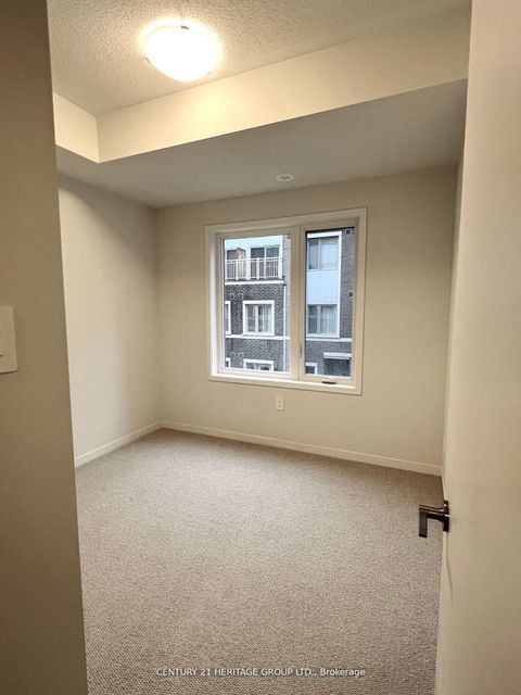 Photo 7 at 78 - 39 Honeycrisp Crescent, Concord, Vaughan