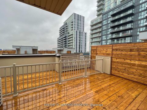 Photo 14 at 78 - 39 Honeycrisp Crescent, Concord, Vaughan