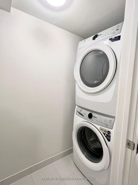 Photo 15 at 78 - 39 Honeycrisp Crescent, Concord, Vaughan