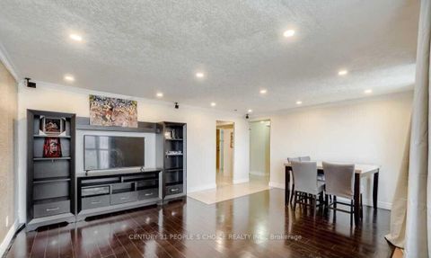 Photo 4 at 411 - 41 Markbrook Lane, Jamestown, Toronto