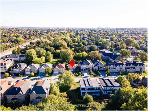 Photo 2 at 69 Elm Avenue, Langstaff, Richmond Hill