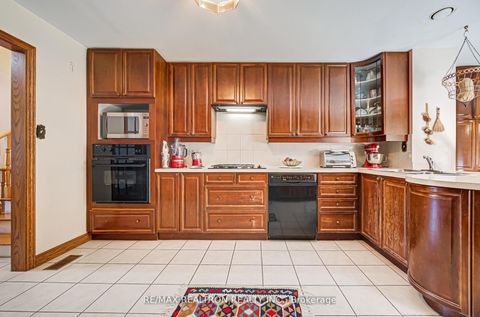 Photo 6 at 69 Elm Avenue, Langstaff, Richmond Hill