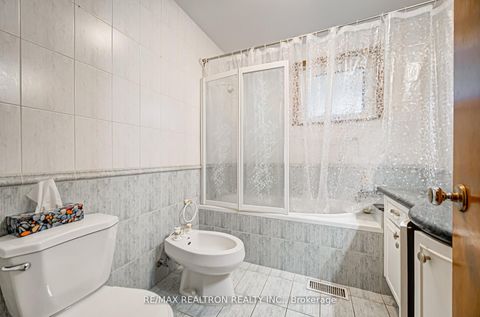 Photo 13 at 69 Elm Avenue, Langstaff, Richmond Hill