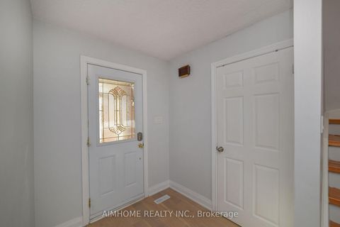 Photo 2 at 28 Longbow Square, Steeles, Toronto