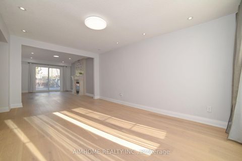 Photo 6 at 28 Longbow Square, Steeles, Toronto