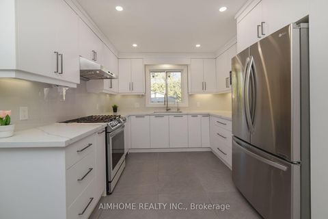 Photo 15 at 28 Longbow Square, Steeles, Toronto