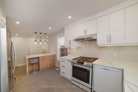 Photo 16 at 28 Longbow Square, Steeles, Toronto