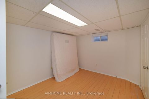 Photo 37 at 28 Longbow Square, Steeles, Toronto