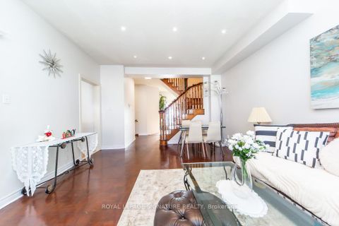 Photo 10 at 40 Tuscana Boulevard, Patterson, Vaughan