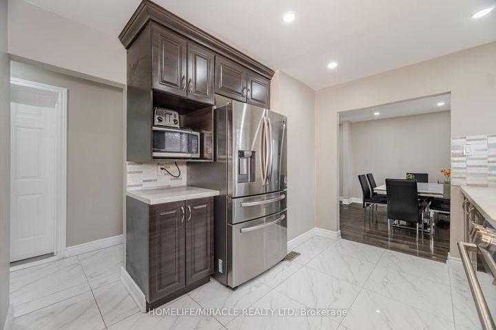 Photo 18 at 345 Silverstone Drive, Clairville, Toronto