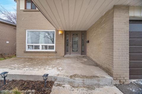Photo 4 at 345 Silverstone Drive, Clairville, Toronto