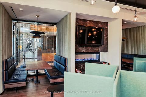 Photo 4 at 537 - 2501 Saw Whet Boulevard, GA Glen Abbey, Oakville