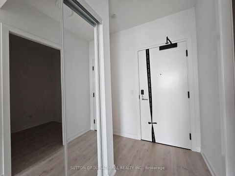 Photo 7 at 537 - 2501 Saw Whet Boulevard, GA Glen Abbey, Oakville