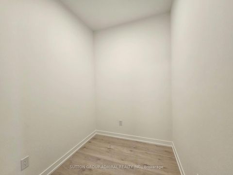 Photo 8 at 537 - 2501 Saw Whet Boulevard, GA Glen Abbey, Oakville