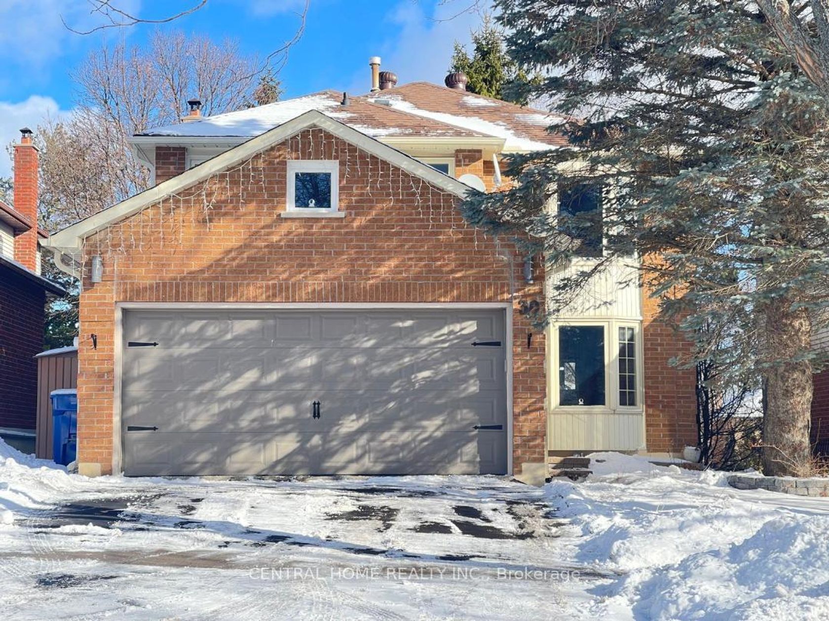 30 Moffat Crescent E, Aurora Heights, Aurora 