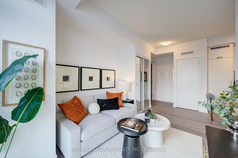 Photo 11 at 819 - 60 Honeycrisp Crescent, Vaughan Corporate Centre, Vaughan